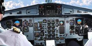 دکمه های داخل کابین خلبان