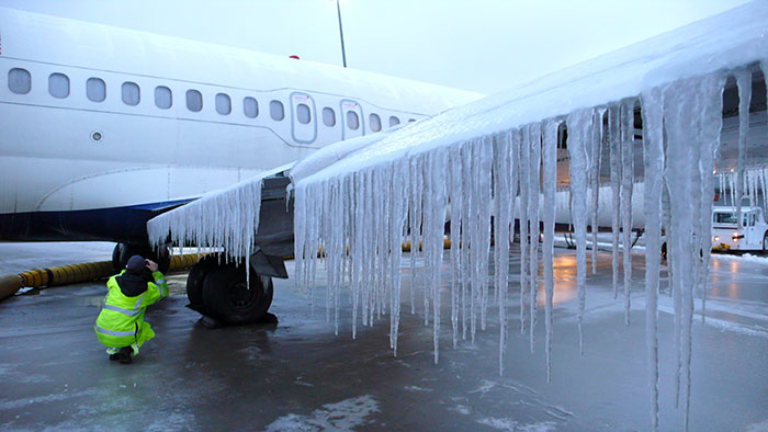سیستم ضد یخ هواپیما